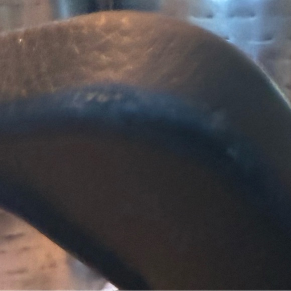 Authentic Louis Vuitton 14Pro Bumper - Picture 3 of 7